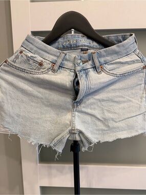 American Eagle Outfitters Light Wash Cutoff Denim Shorts